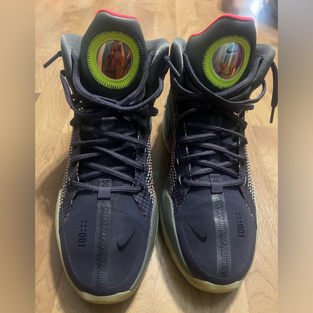Nike Air Zoom GT Jump Chaos